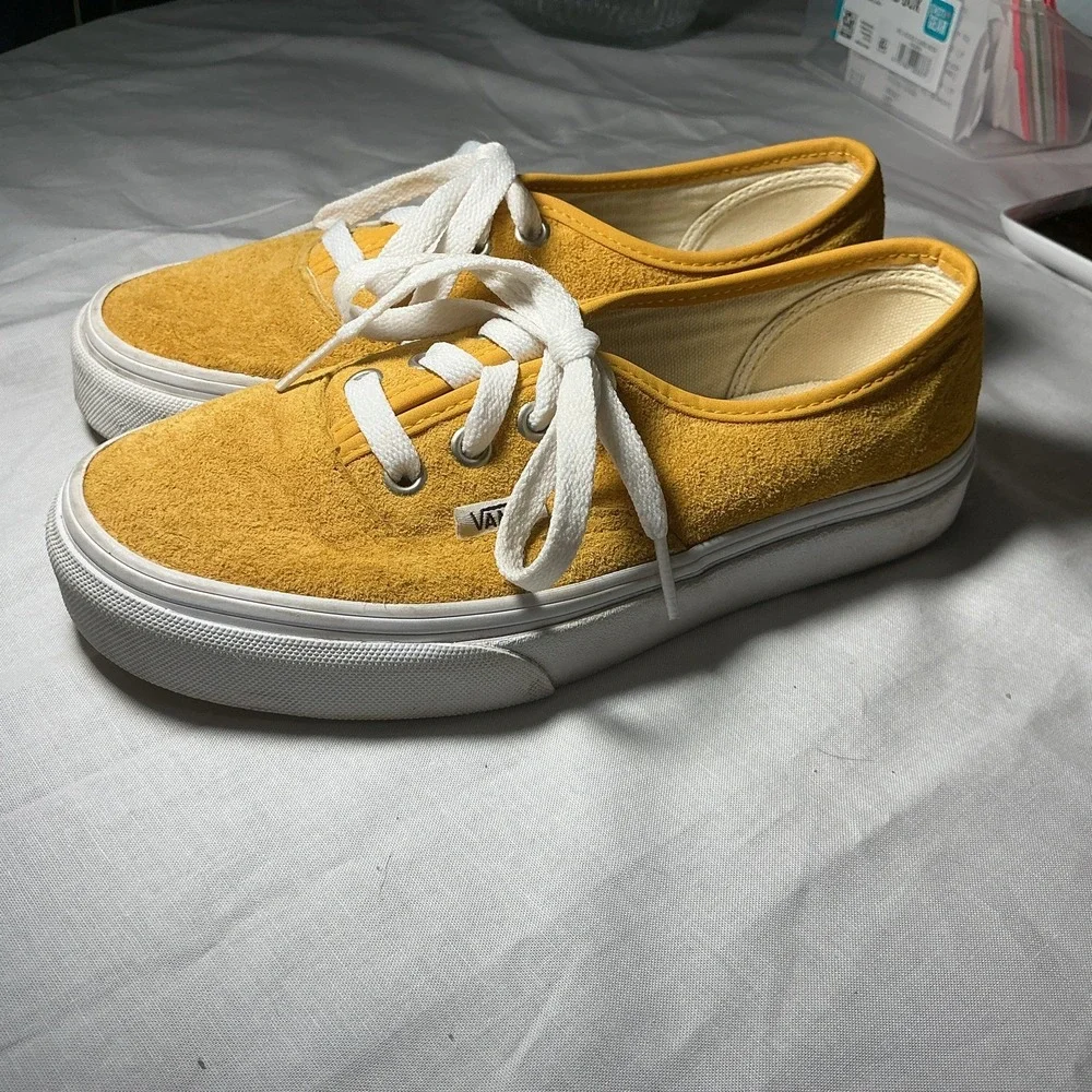 Size 3.5 - Vans Authentic Pig Suede - Mustard
